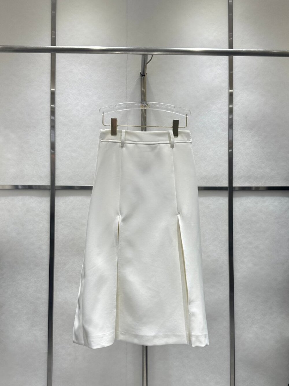 😙Miu Miu😙 White Over-the-Knee Pleated Skirt - Picture 3 of 7